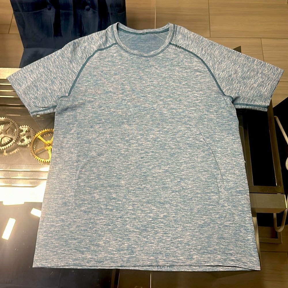 👕Lululemon Men’s Vent Tech Shirt👕